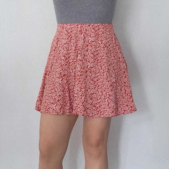 AE Floral Red Skirt - Picture 11 of 11